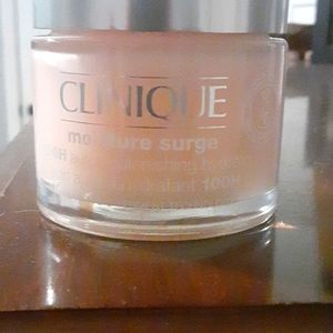 Clinique moisture surge